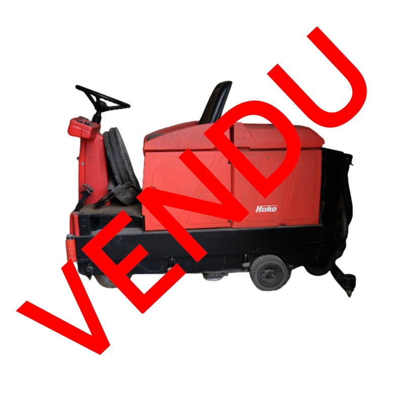 AUTOLAVEUSE AUTOPORTEE OCCASION HAKO B910    Tête de brosse en 880MM  Equipée d'un chargeur  equipée de 2 brosses  Eq